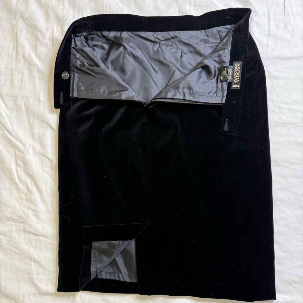 Escada by Margaretha Ley Black Velvet Pencil Skirt Germany 44 (US 8) Vintage - Picture 6 of 10